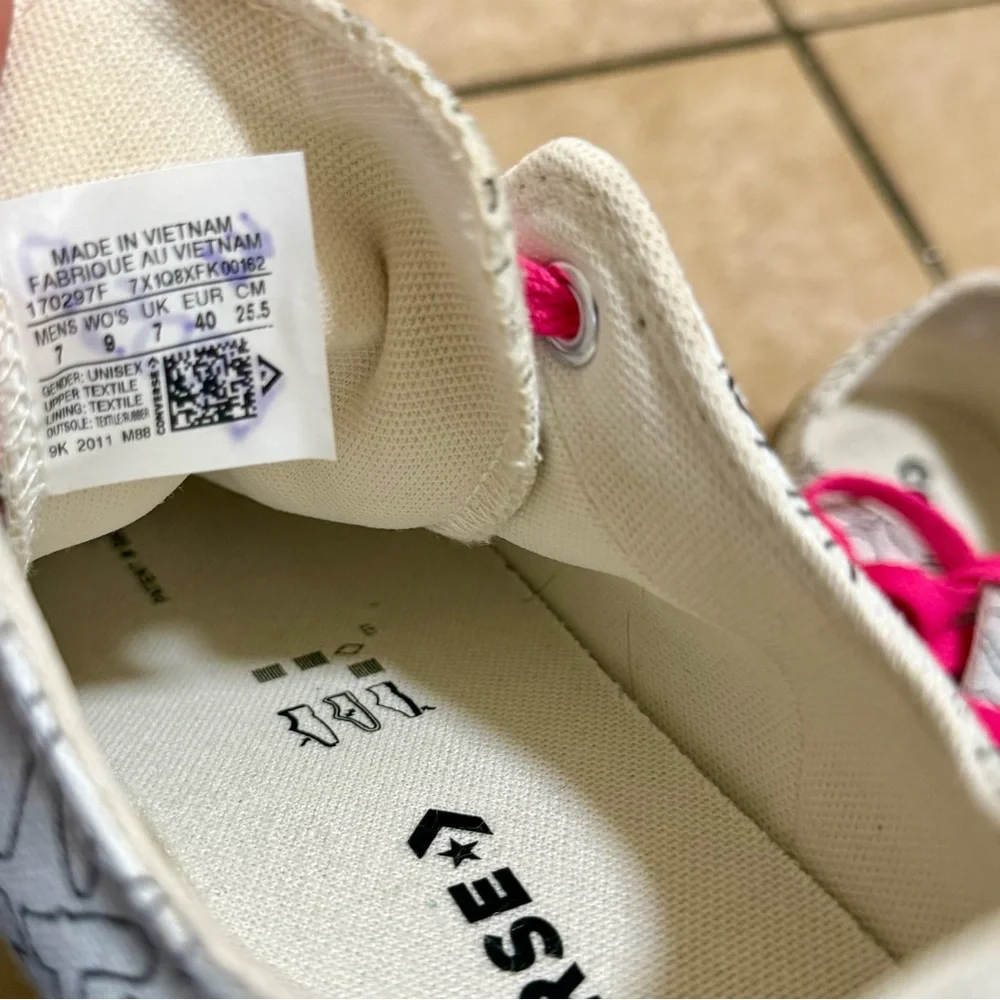 Converse Sneakers with Pink Laces and Graphic Design - Picture 6 of 7